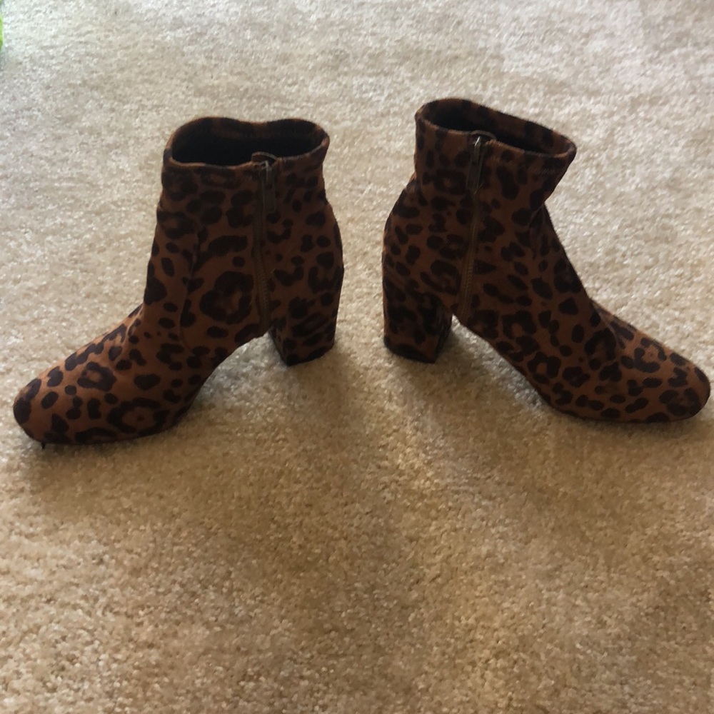 Cheetah print boots - Picture 2 of 6